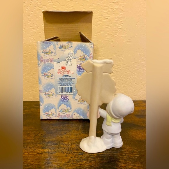 Precious Moments Figurine - Picture 4 of 9